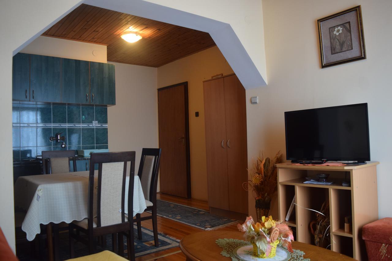 Bozovic Mv Apartments ซลาตีบอร์ ภายนอก รูปภาพ